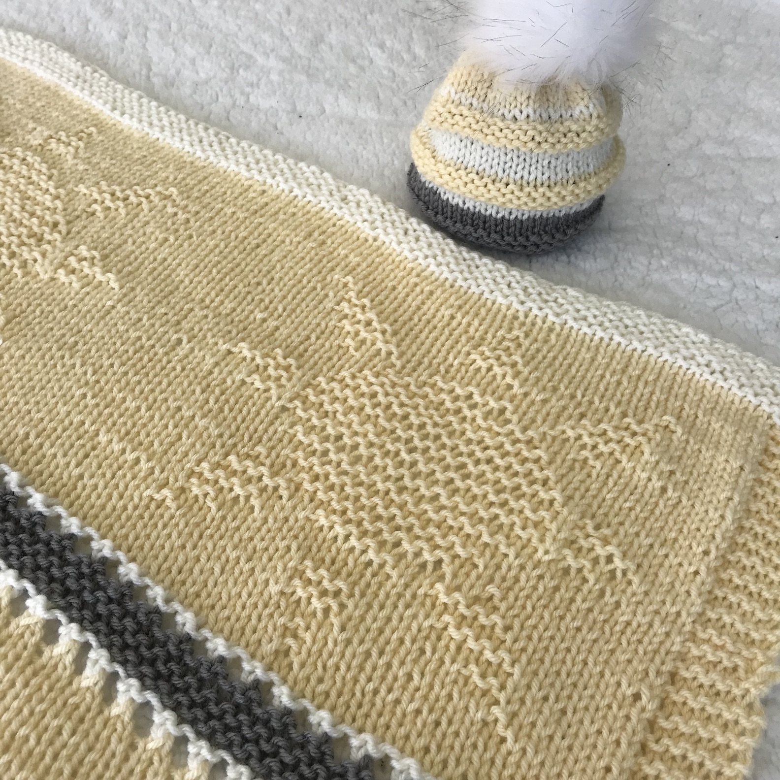 Sunshine Themed Blanket Pattern | Knitting Stroller Blanket