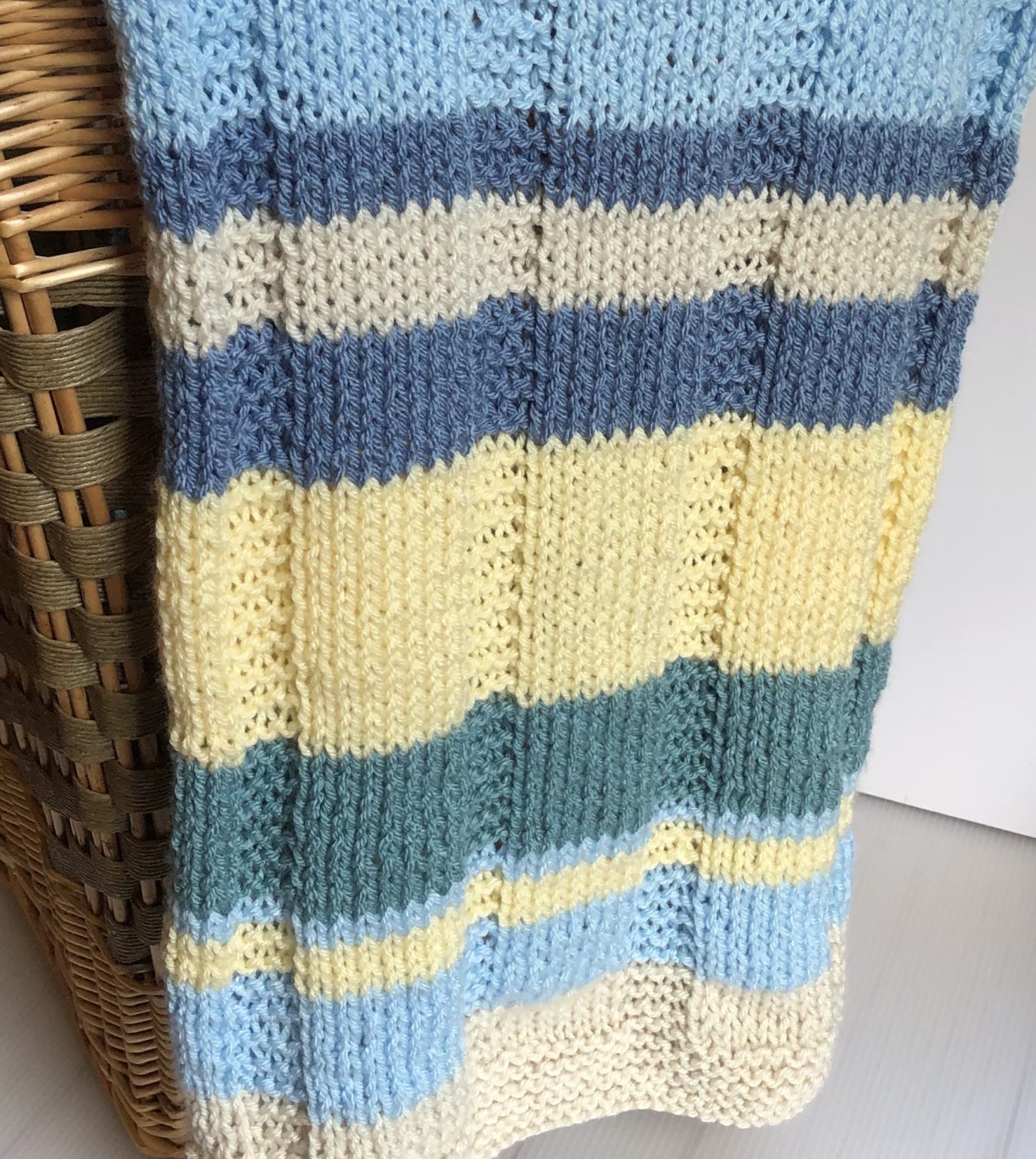 knitting-plaid-baby-blanket-free-pattern-candyloucreations-blog