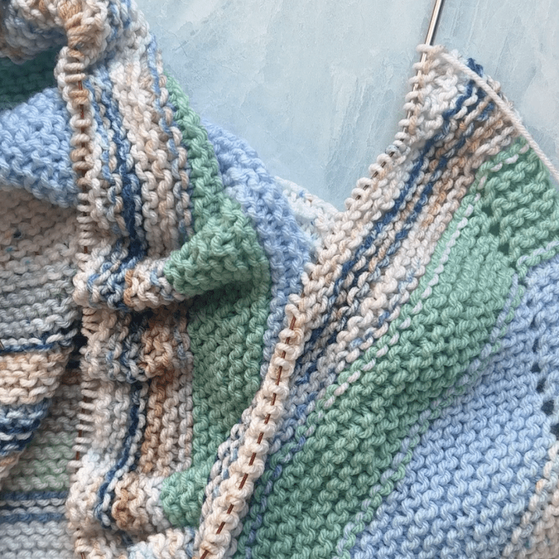 Knitting Scrappy Crosswise Baby Blanket | free pattern | candyloucreations